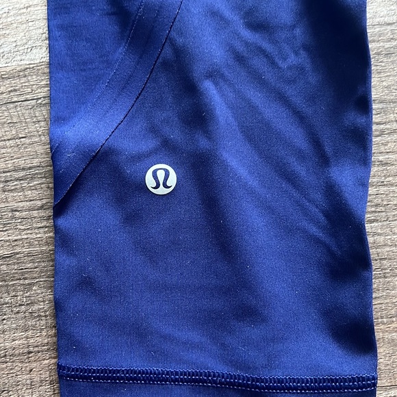 Lululemon 17” Crops | Size 4 - Picture 3 of 5